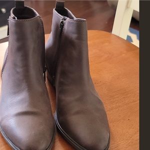 Women’s ankle boots